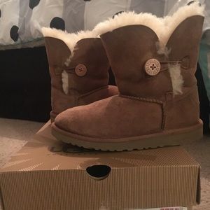 UGGS